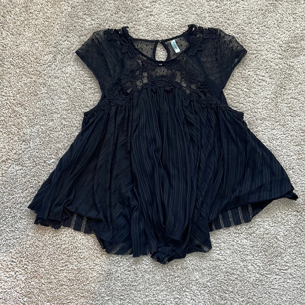 Free people black flowy tee with lace detail